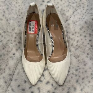 Mix No. 6 Cream Pointed Toe Heels